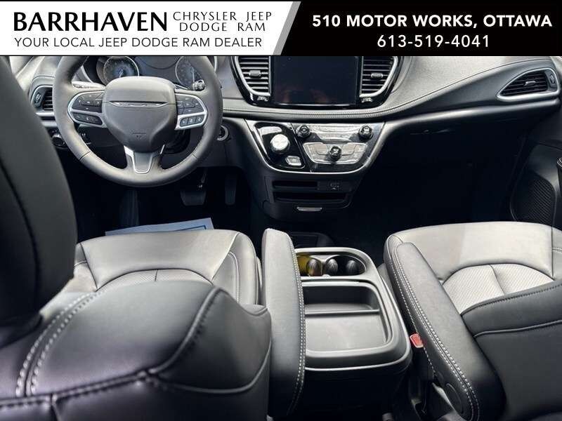 2027 Chrysler Pacifica Select FWD