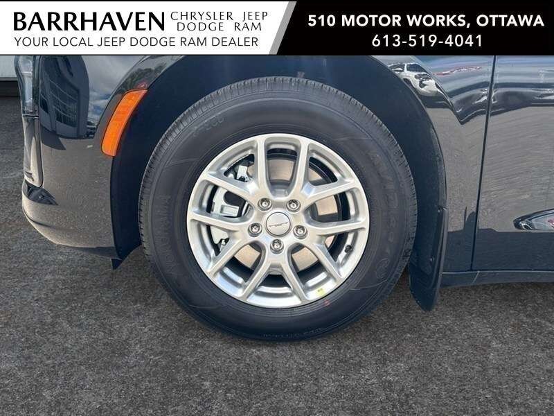 2027 Chrysler Pacifica Select FWD