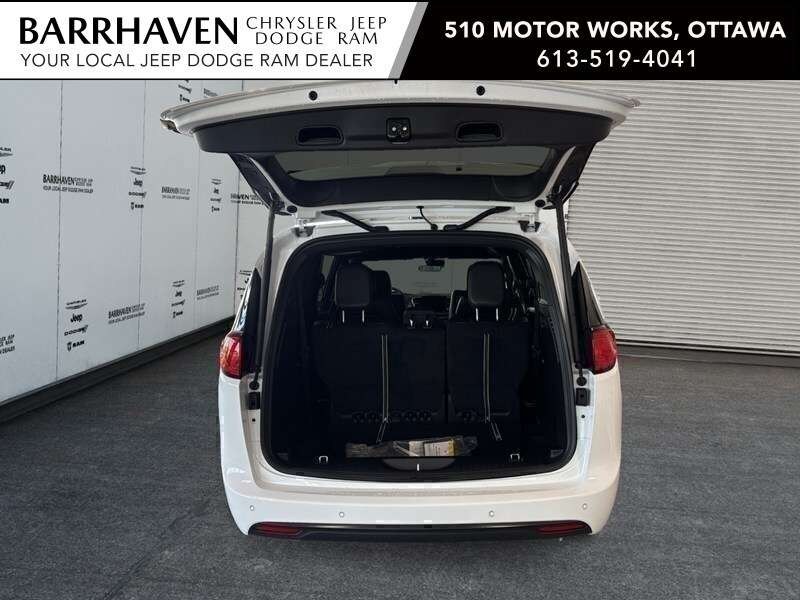 2027 Chrysler Grand Caravan SXT 2WD