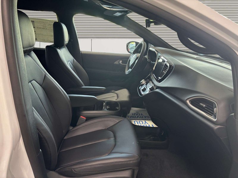 2027 Chrysler Grand Caravan SXT 2WD