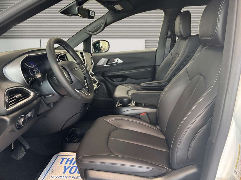 2027 Chrysler Grand Caravan SXT 2WD