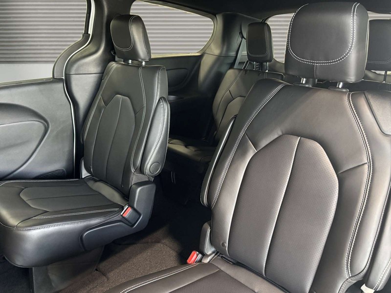 2027 Chrysler Grand Caravan SXT 2WD