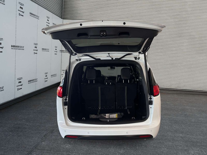 2027 Chrysler Grand Caravan SXT 2WD