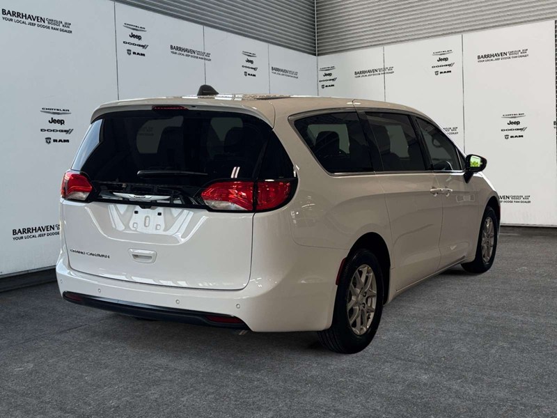 2027 Chrysler Grand Caravan SXT 2WD