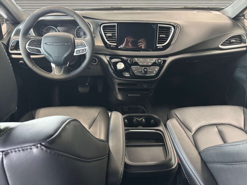 2027 Chrysler Grand Caravan SXT 2WD