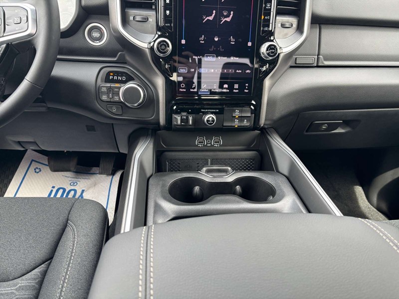2026 RAM 1500 Big Horn 4x4 Crew Cab 5'7" Box