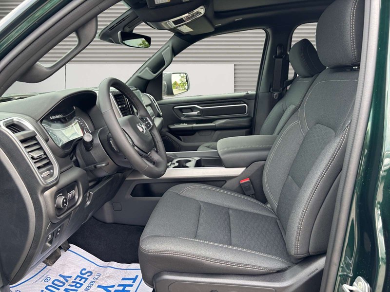 2026 RAM 1500 Big Horn 4x4 Crew Cab 5'7" Box