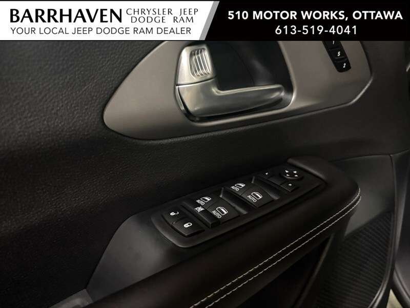 2027 Chrysler Pacifica Select AWD