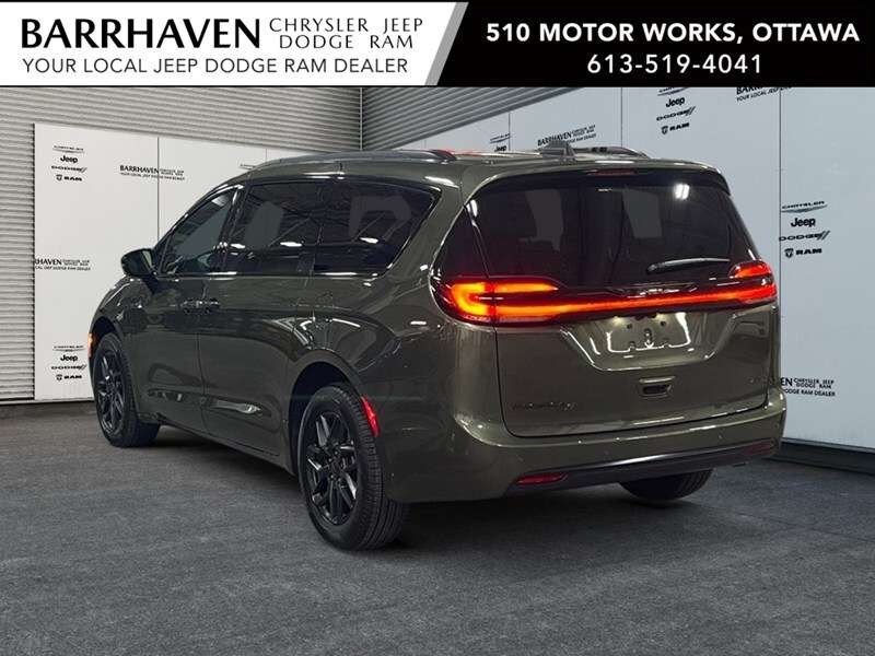 2027 Chrysler Pacifica Select AWD