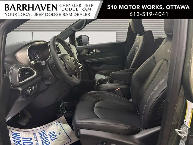 2027 Chrysler Pacifica Select AWD