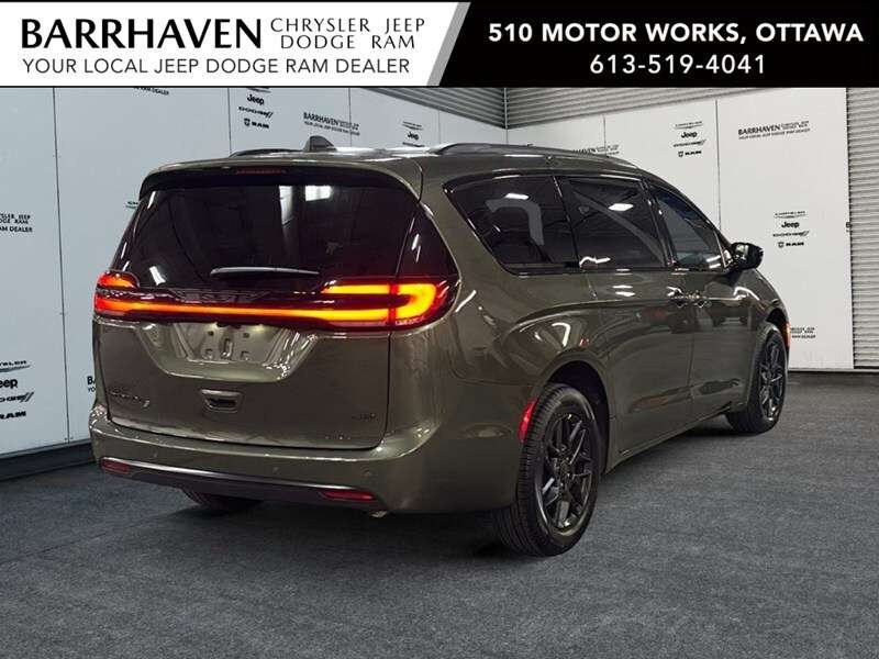 2027 Chrysler Pacifica Select AWD