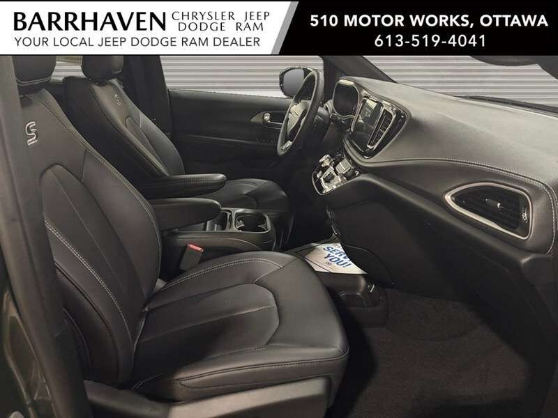 2027 Chrysler Pacifica Select AWD