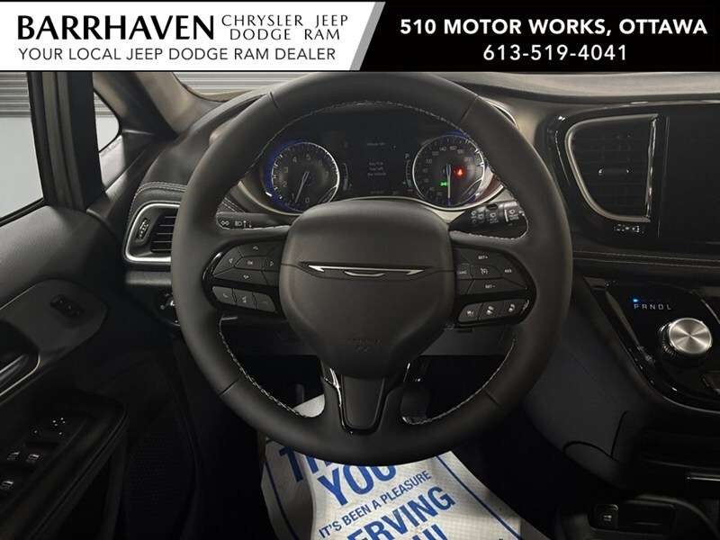 2027 Chrysler Pacifica Select AWD