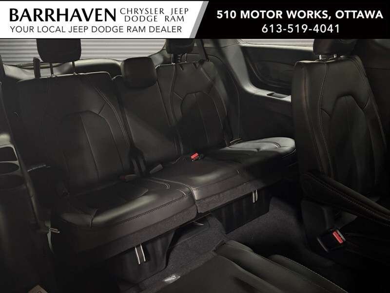 2027 Chrysler Pacifica Select AWD