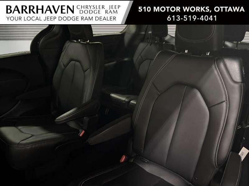 2027 Chrysler Pacifica Select AWD