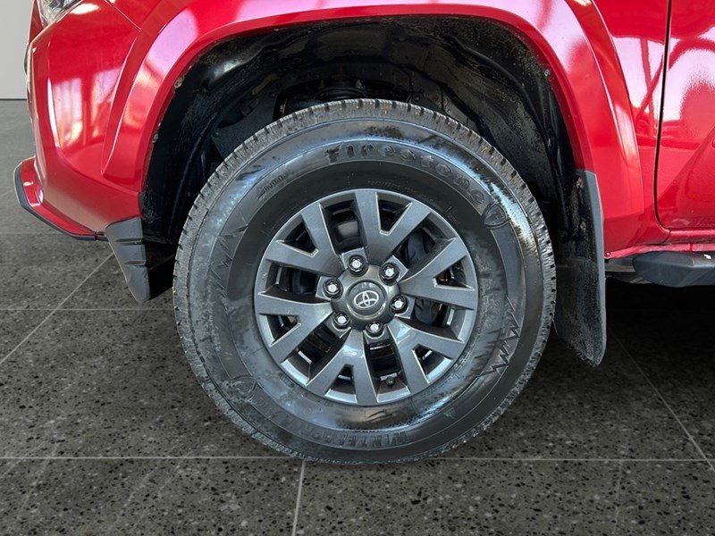 2020 Toyota Tacoma 4x4 Double Cab | Low KM's