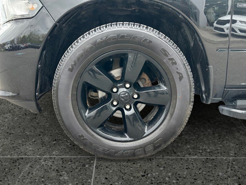2020 RAM 1500 Classic Express 4x4 Crew