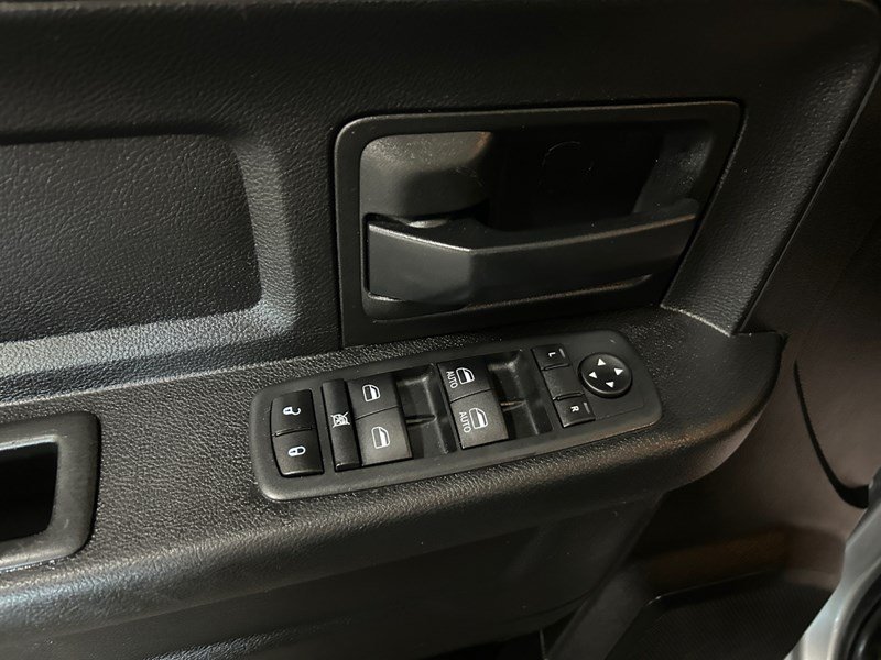 2020 RAM 1500 Classic Black Express Crew Cab 4x4