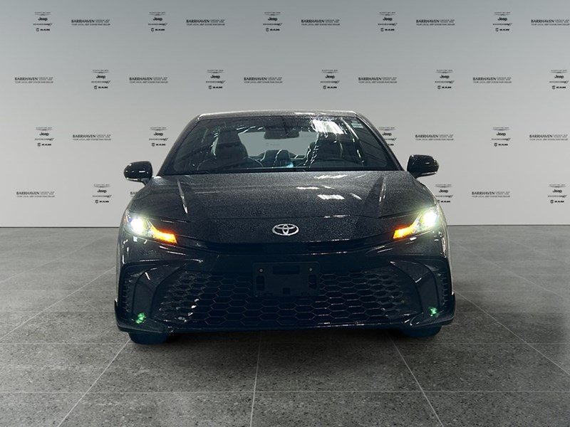 2025 Toyota Camry SE Hybrid | Like NEW