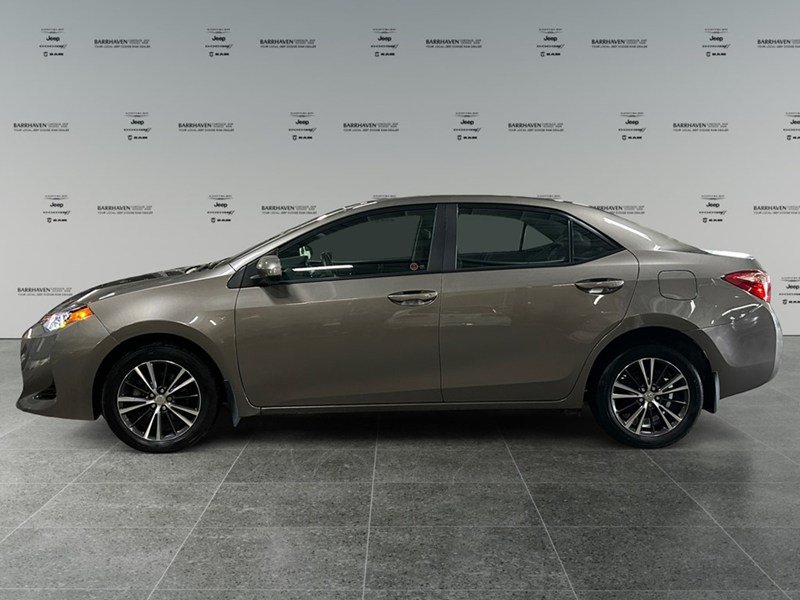 2017 Toyota Corolla LE Upgrade | Sunroof | Alloy Wheels | Ultra Low KM