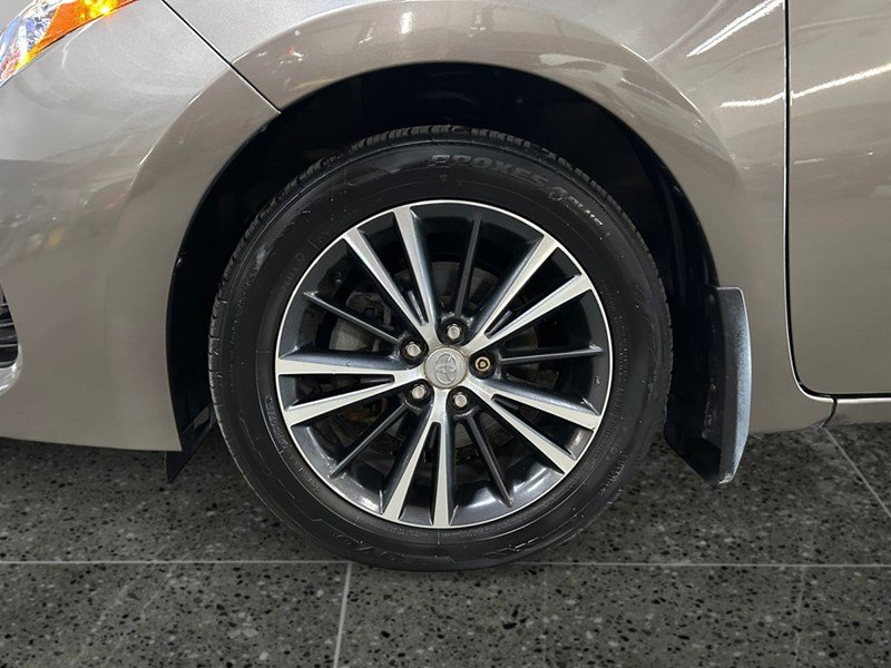 2017 Toyota Corolla LE Upgrade | Sunroof | Alloy Wheels | Ultra Low KM