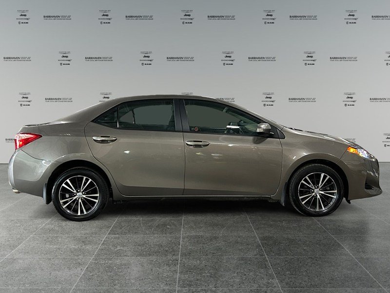 2017 Toyota Corolla LE Upgrade | Sunroof | Alloy Wheels | Ultra Low KM