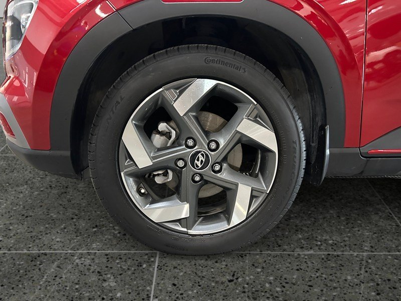 2022 Hyundai Venue Essential IVT w/Two-Tone | Ultra Low KM's