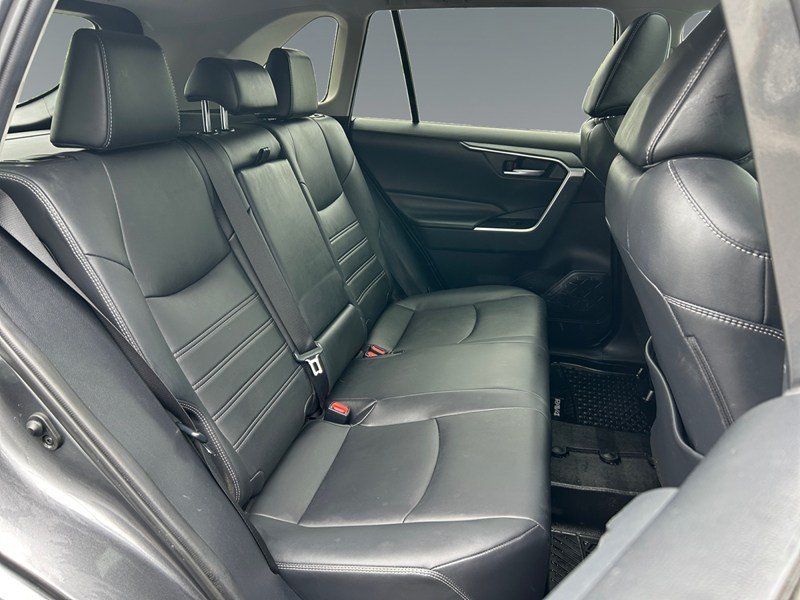 2019 Toyota RAV4 AWD XLE PREMIUM | Low KM's