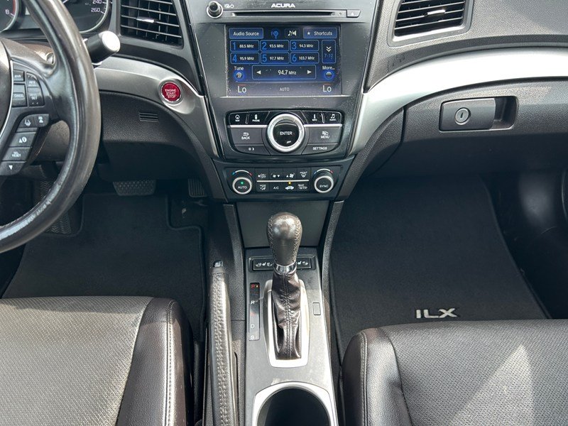 2017 Acura ILX Premium | Ultra Low KM's
