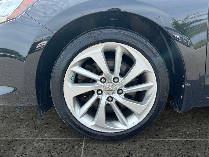2017 Acura ILX Premium | Ultra Low KM's