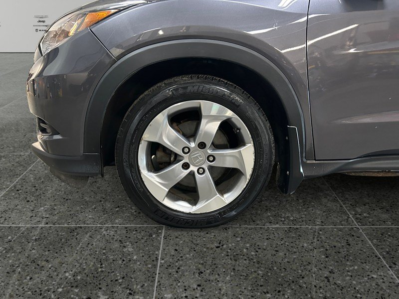 2017 Honda HR-V AWD EX-L w/Navi | Ultra Low KM's