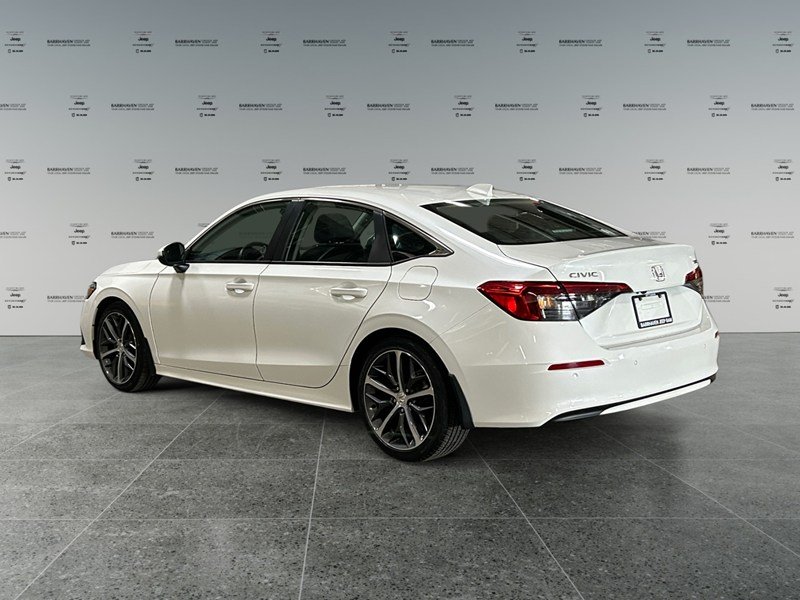 2023 Honda Civic Touring | Low KM's