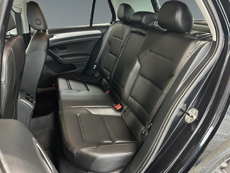 2017 Volkswagen Golf 1.8 TSI Highline | Ultra Low KM's