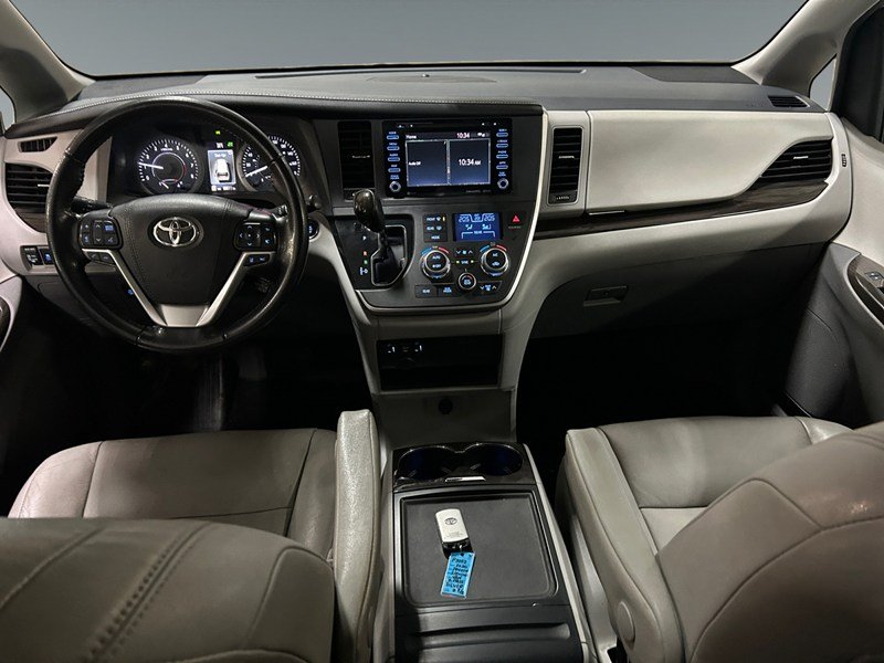 2020 Toyota Sienna XLE 7-Passenger AWD