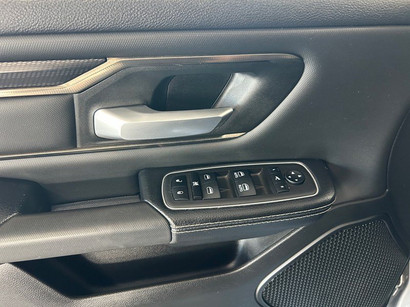 2023 RAM 1500 Sport 4x4 Crew | Low KM's