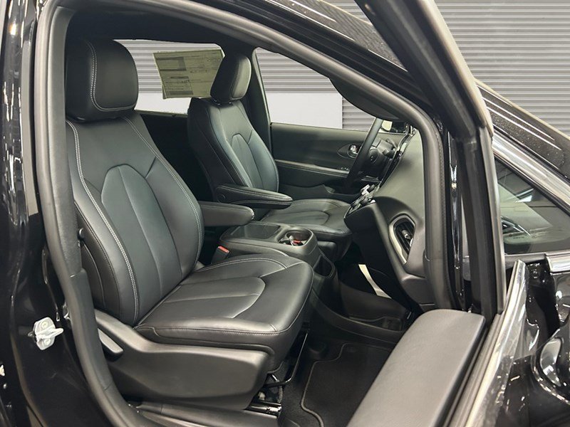 2026 Chrysler Grand Caravan SXT 2WD