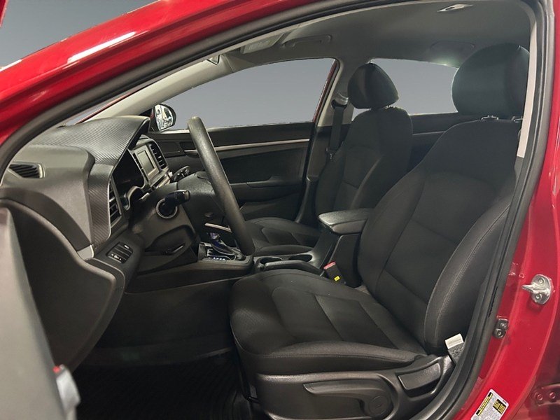 2020 Hyundai Elantra Essential IVT | Ultra Low KM's