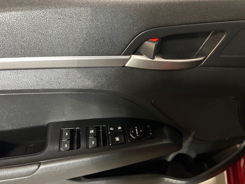2020 Hyundai Elantra Essential IVT | Ultra Low KM's