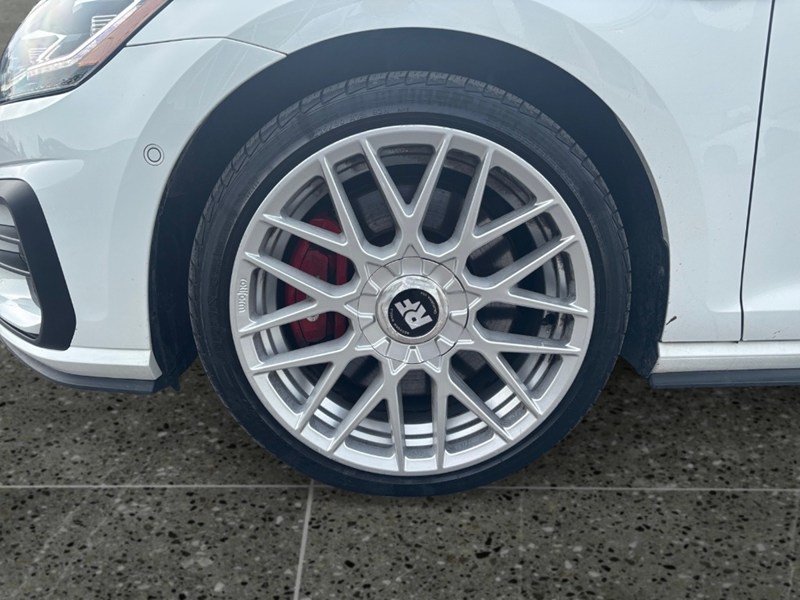 2021 Volkswagen Golf GTI Autobahn | Low KM's