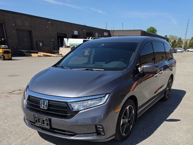 2023 Honda Odyssey Touring | 8-Pass | Low KM's
