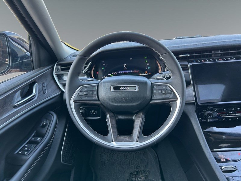 2023 Jeep Grand Cherokee 4xe 4x4 | Hybrid, Leather, Pano Roof, DVD