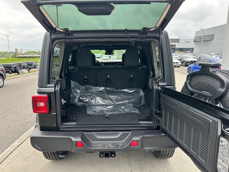 2025 Jeep Wrangler Sahara 4 Door 4x4