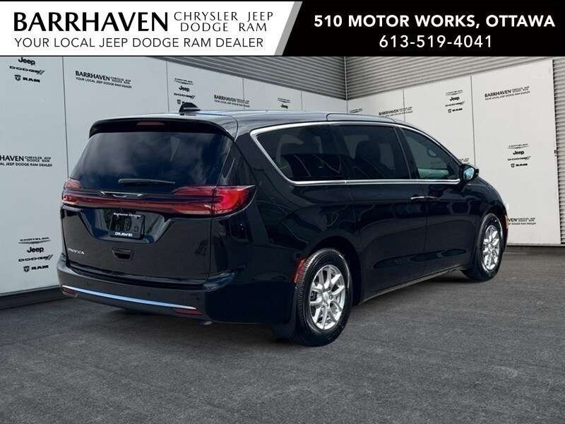 2027 Chrysler Pacifica Select FWD