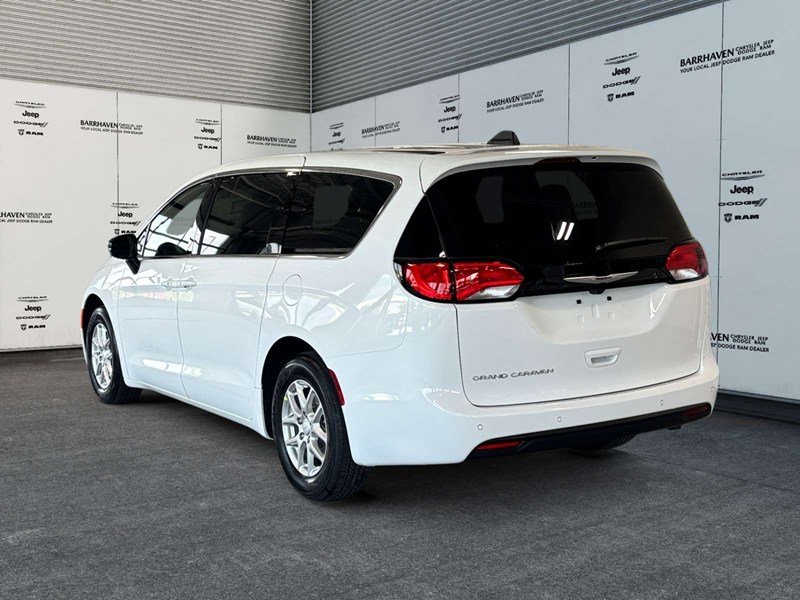 2027 Chrysler Grand Caravan SXT 2WD