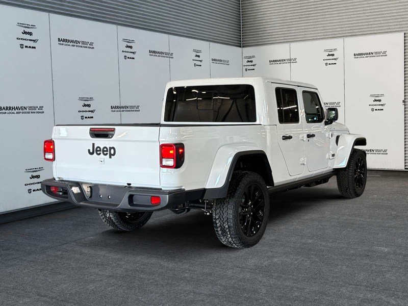 2026 Jeep Gladiator NightHawk 4x4