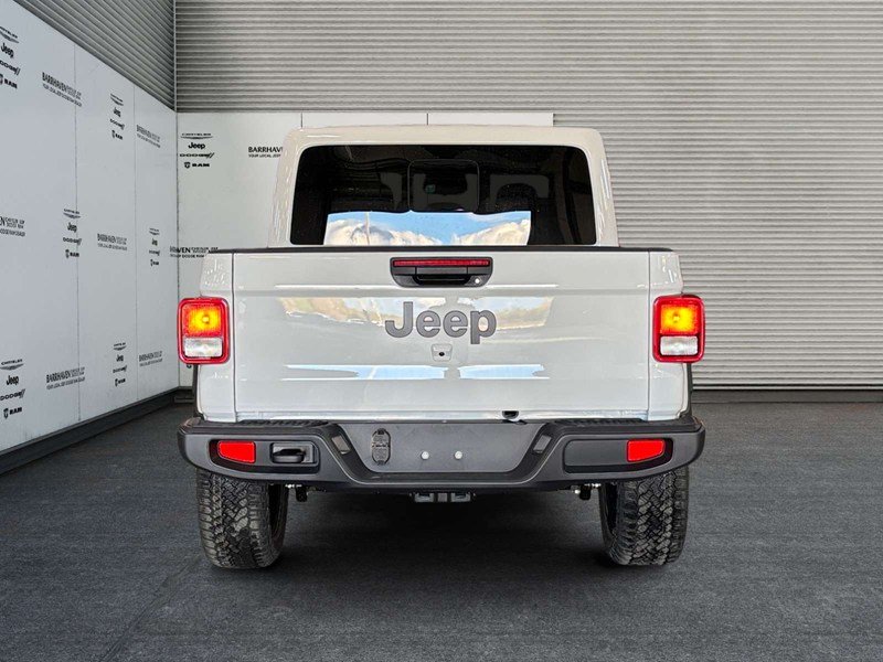 2026 Jeep Gladiator NightHawk 4x4