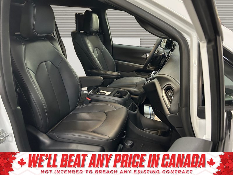 2026 Chrysler Pacifica Select | DVD's