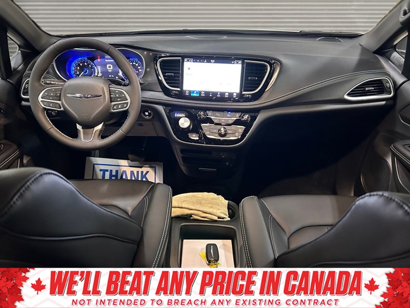 2026 Chrysler Pacifica Select | DVD's