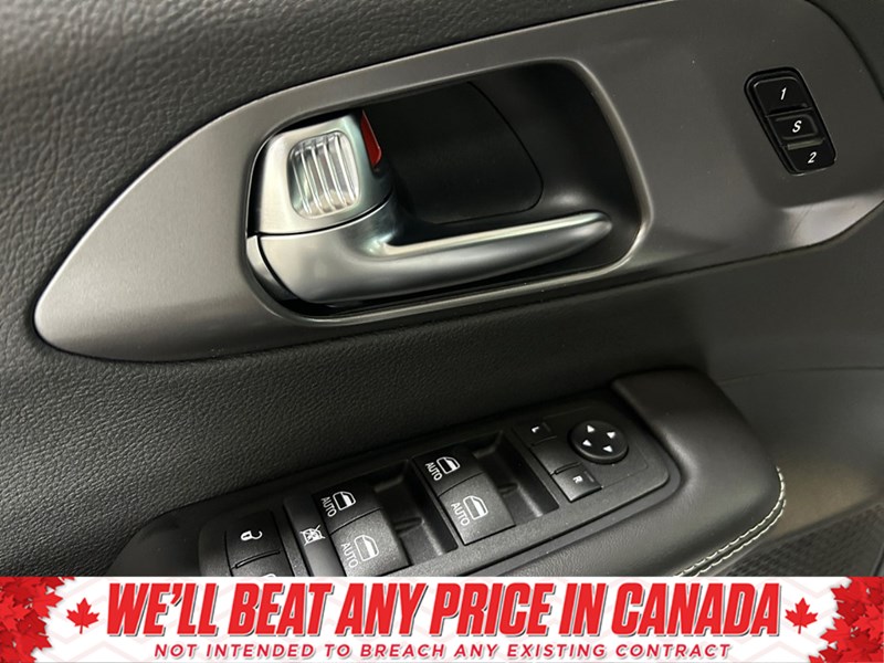 2026 Chrysler Pacifica Select | DVD's