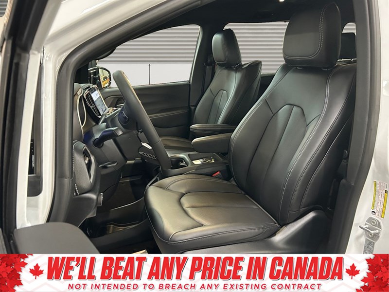 2026 Chrysler Pacifica Select | DVD's